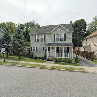 90 Trinity St, Newton, NJ 07860