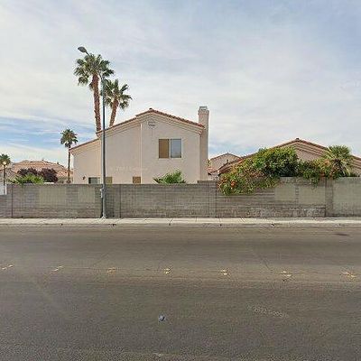 8200 Renfrew Dr, Las Vegas, NV 89145