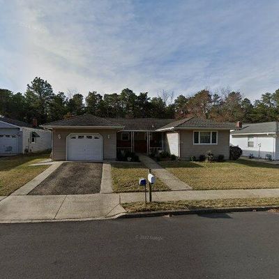 43 Freeport Ct, Toms River, NJ 08757