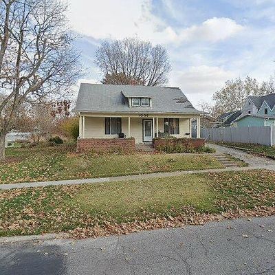 1006 E 1 St St, Pella, IA 50219