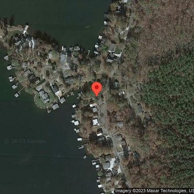 1176 Lakeshore Dr, New London, NC 28127