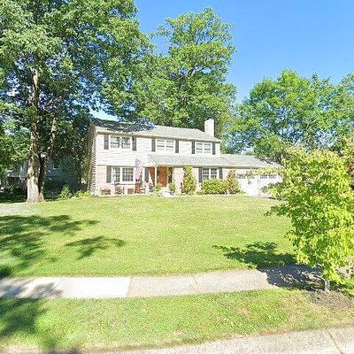 15 Oakford Rd, Wayne, PA 19087