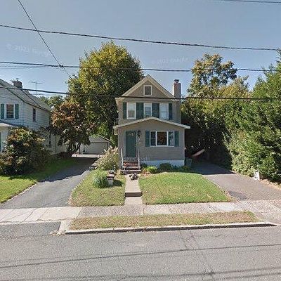 15 Pierce Ave, Midland Park, NJ 07432