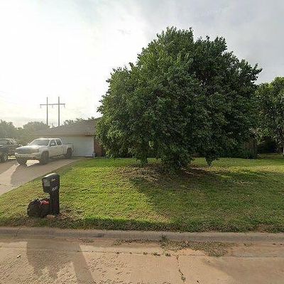 1706 Robin Dr, Woodward, OK 73801