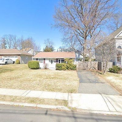 27 Orchard St, Metuchen, NJ 08840