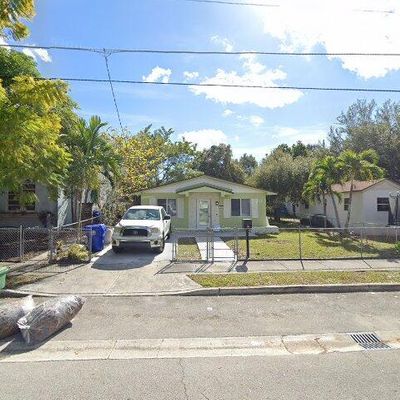 276 Nw 40 Th St, Miami, FL 33127