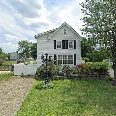 28 Salem St, Elmer, NJ 08318