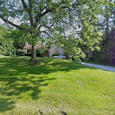 28036 Danvers Dr, Farmington Hills, MI 48334