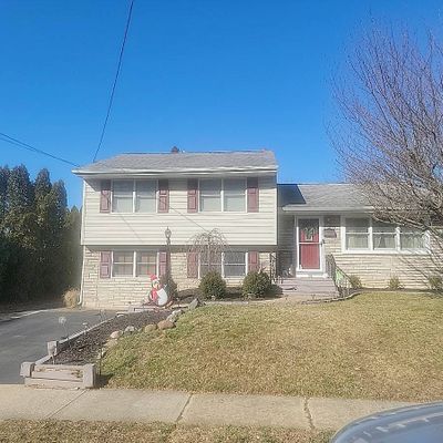 39 Valley View Rd, Trenton, NJ 08620