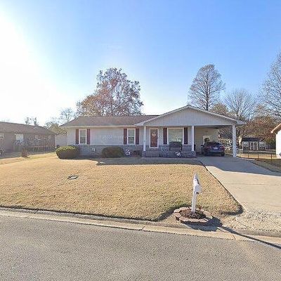 315 Louise Dr, Sikeston, MO 63801