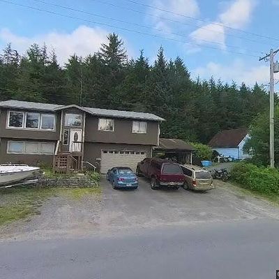 439 Verstovia Ave, Sitka, AK 99835