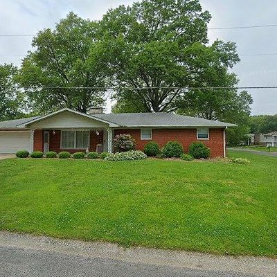 415 N Lincoln St, Smithton, IL 62285