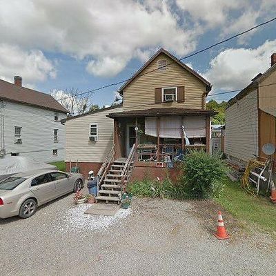 8 Vale St, Jeannette, PA 15644