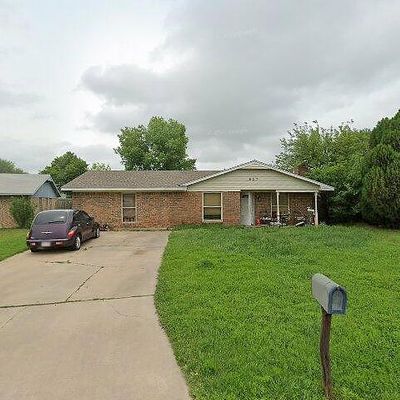 827 Se Lomond Ln, Lawton, OK 73501