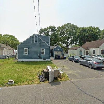 110 Hooker Rd, Bridgeport, CT 06610