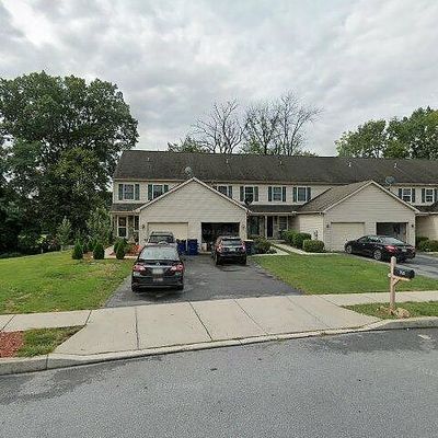 1720 Lakeside Dr, Middletown, PA 17057