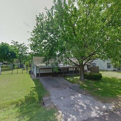 202 Begonia Ln, Highlands, TX 77562