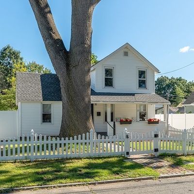 23 Middle St, Springfield, MA 01104