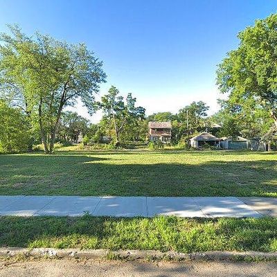 49 North St, Highland Park, MI 48203