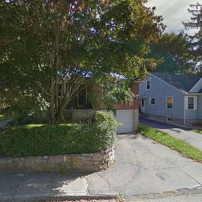 9 Goldberg Ave, Norwich, CT 06360