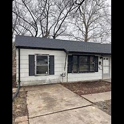 9800 Dennis Dr, Saint Louis, MO 63136