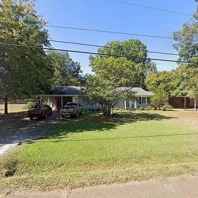 1207 Brown St, Amory, MS 38821