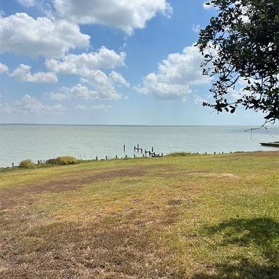 1508 S Virginia St, Port Lavaca, TX 77979