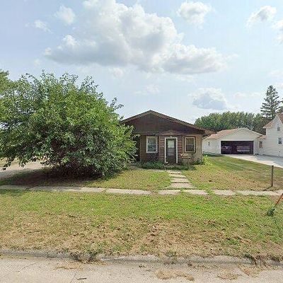 208 3 Rd St Se, Belmond, IA 50421