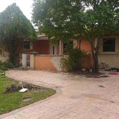 17630 Nw 82 Nd Ave, Hialeah, FL 33015