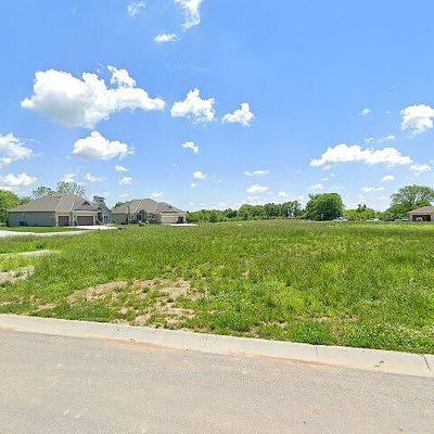 1925 Ne Catalina Ave, Lees Summit, MO 64064