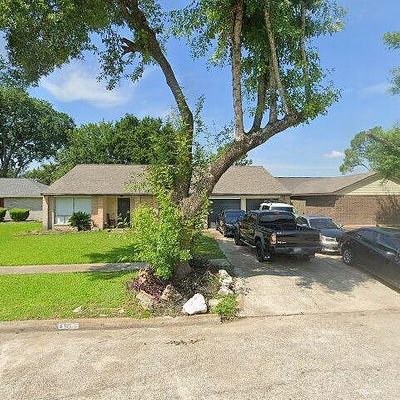 2616 Heritage Colony Dr, Webster, TX 77598