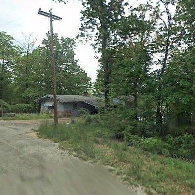 111 W Lakeshore Dr, Cherokee Village, AR 72529