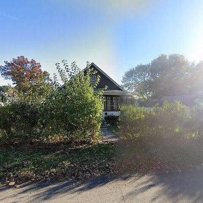 140 Chestnut Ave, Cranston, RI 02910