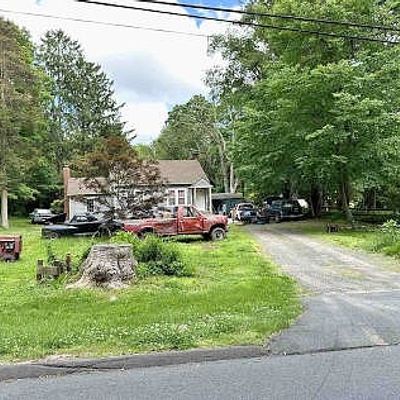 306 Hidden Lake Rd, Higganum, CT 06441