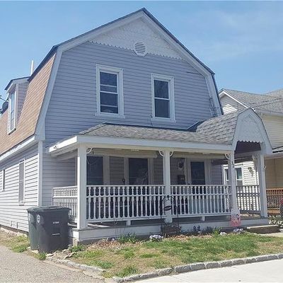 32 Camden St, Milford, CT 06461