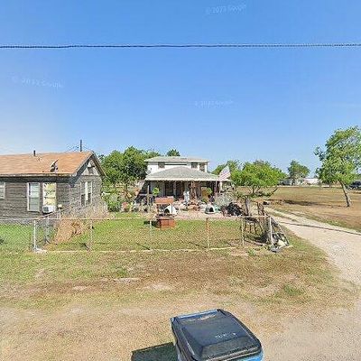 405 2 Nd St, Bayside, TX 78340