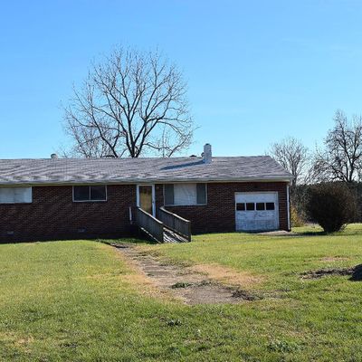 626 Church St, Appomattox, VA 24522