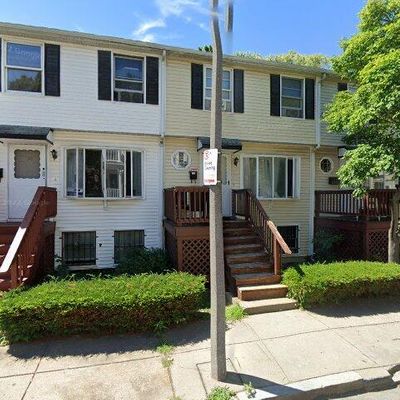 18 Hollander St, Dorchester, MA 02121