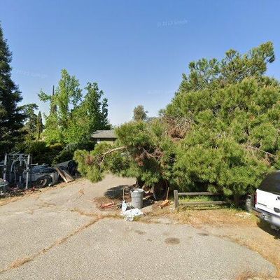 2055 N Michelle Ave, Sanger, CA 93657