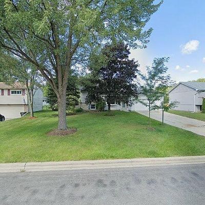 666 Adobe Ct, Carol Stream, IL 60188