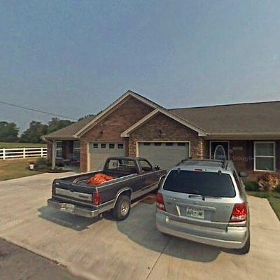 704 Applebrook Dr, Rossville, GA 30741