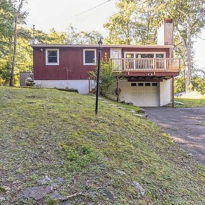 132 Lancet Cir, Dingmans Ferry, PA 18328