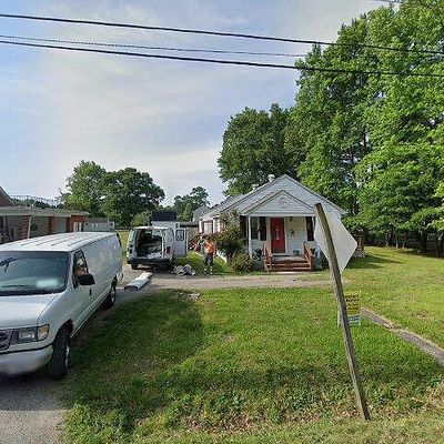 300 Mac Murdo St, Ashland, VA 23005