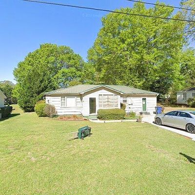 303 Eastwood Ave, Talladega, AL 35160