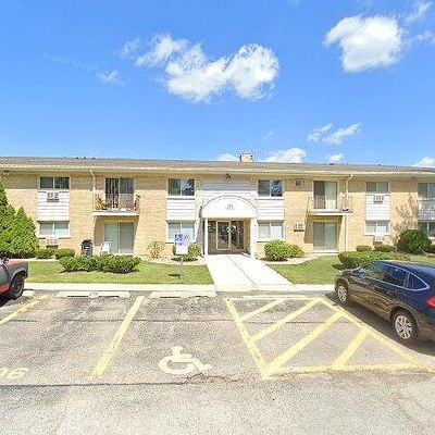 550 Chase Dr #10, Clarendon Hills, IL 60514