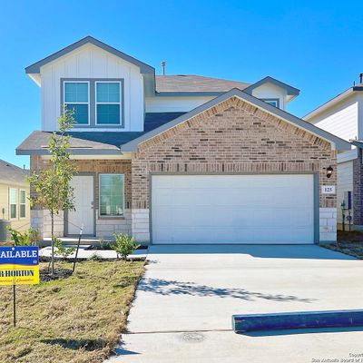 125 Honors St, Floresville, TX 78114