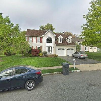 17 Kristen Ct, Matawan, NJ 07747