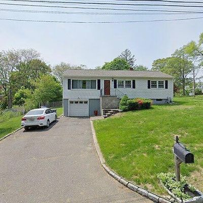 18 Palisade Ave, Trumbull, CT 06611
