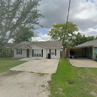 2220 Avenue B, Nederland, TX 77627