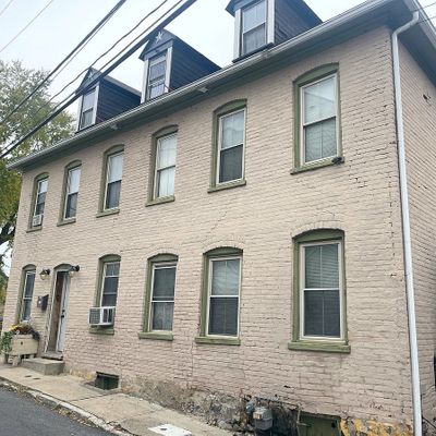 739 Pine St, Easton, PA 18042